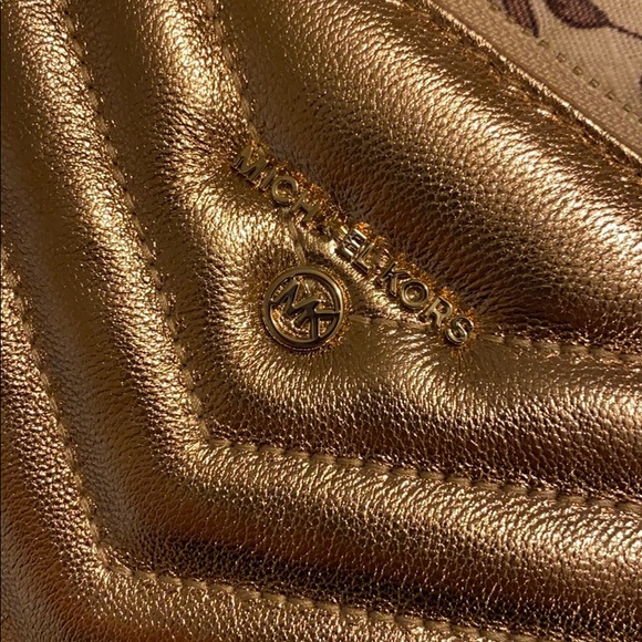 Gold Michael Kors purse NWT - Picture 2 of 7